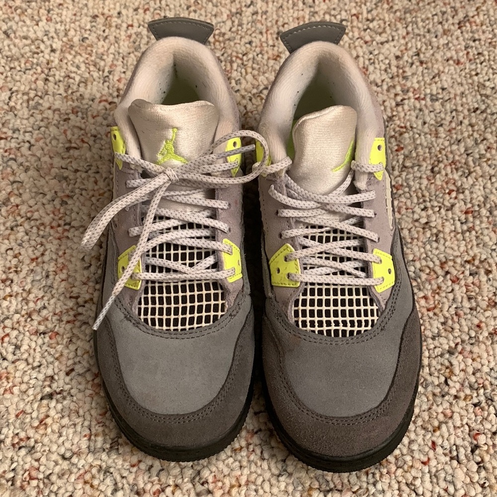 Air Jordan 4 kids shoe